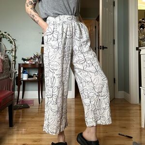 100% Black and White Linen Botanical Print Pants